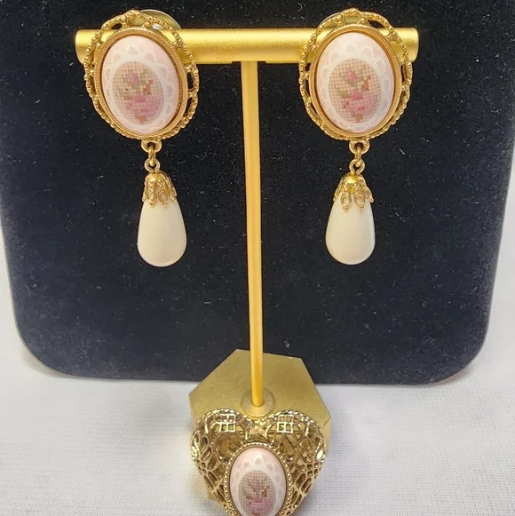 1928 Vintage Glass Hand Painted Heart Brooch and Earrings - Picture 9 of 9